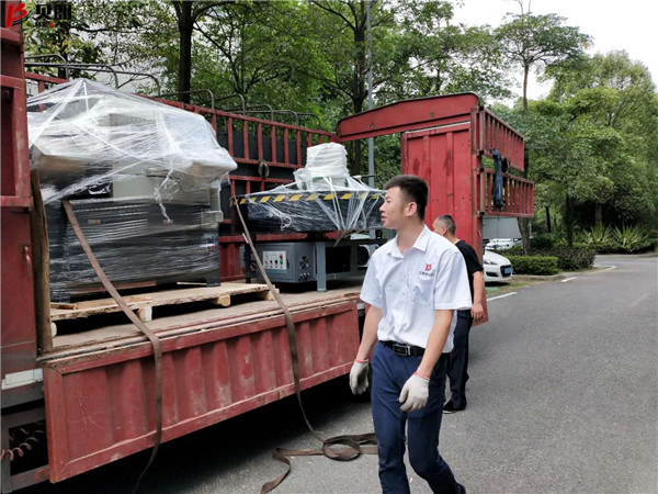 貝朗鐵絲自動(dòng)折彎?rùn)C(jī)發(fā)貨啦！